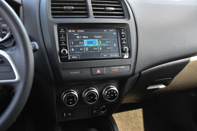 Vehicle image 18 of 35