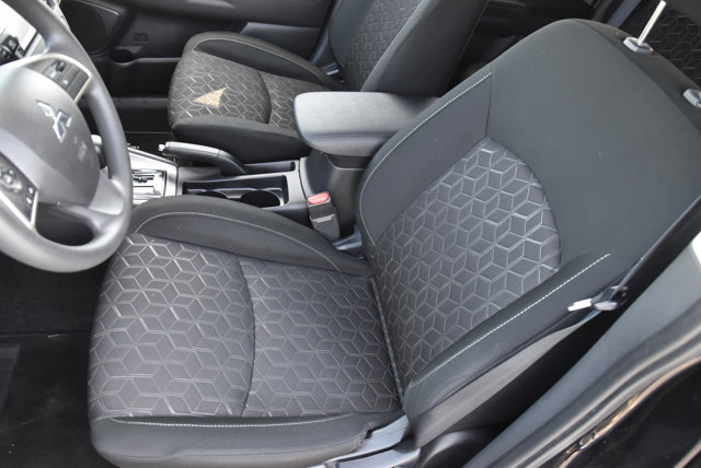 Vehicle image 14 of 35