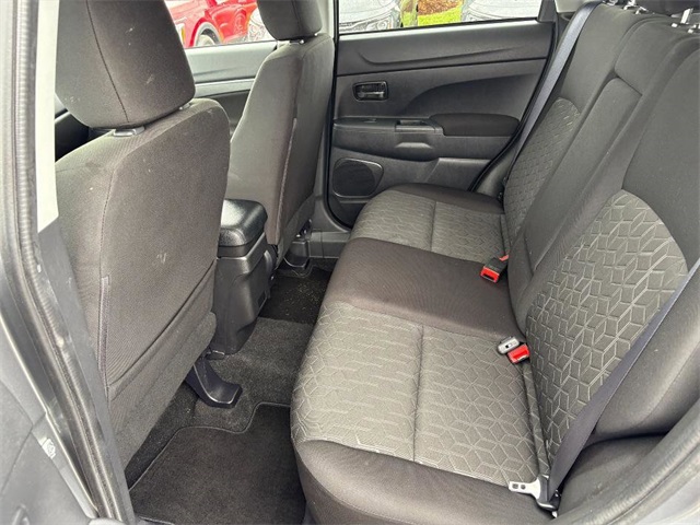 Vehicle image 16 of 31