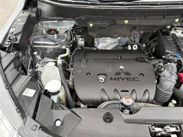 Vehicle image 10 of 31