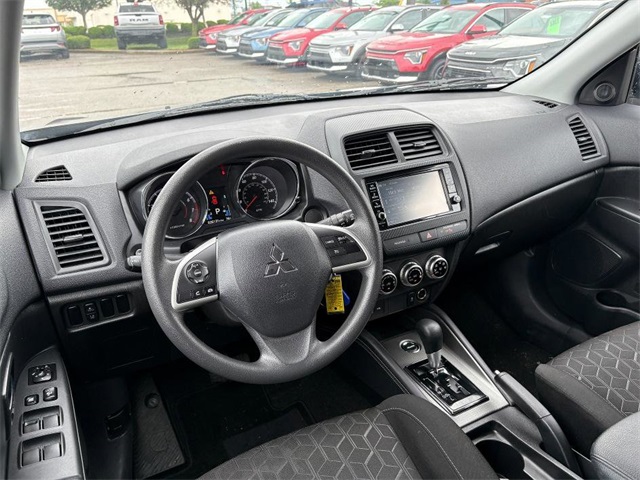 Vehicle image 17 of 31