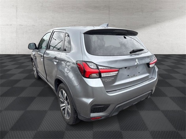 Vehicle image 8 of 31