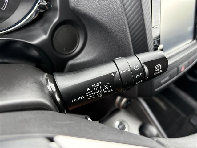 Vehicle image 25 of 31