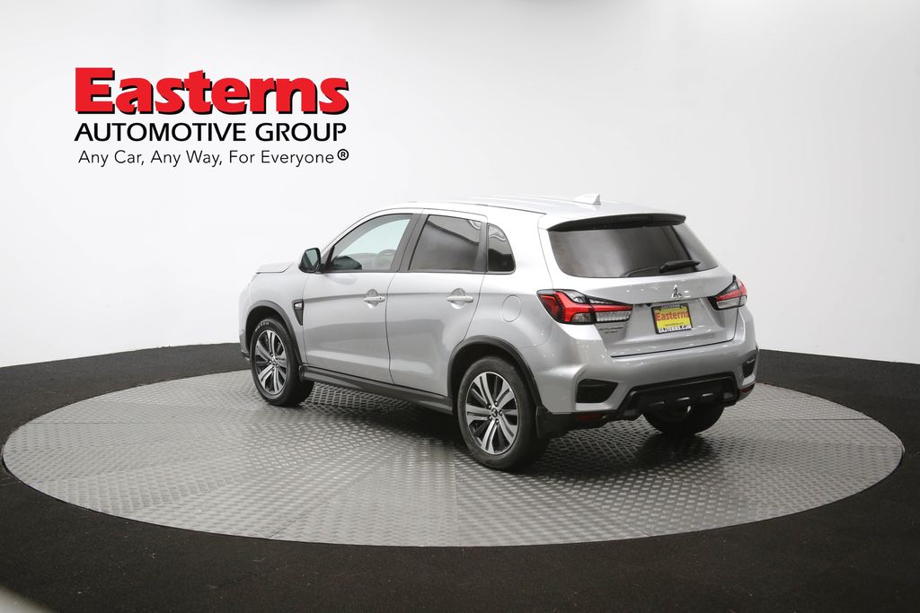 Vehicle image 33 of 61