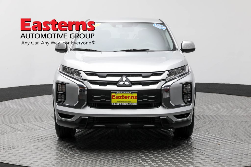 Vehicle image 10 of 61