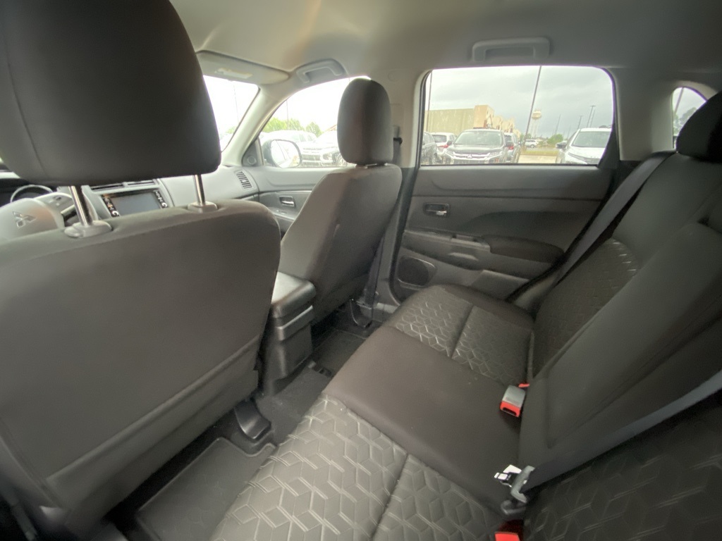 Vehicle image 18 of 34