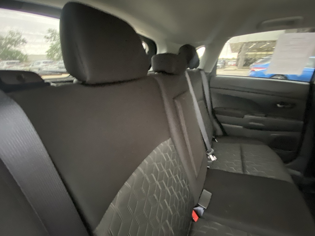 Vehicle image 14 of 34