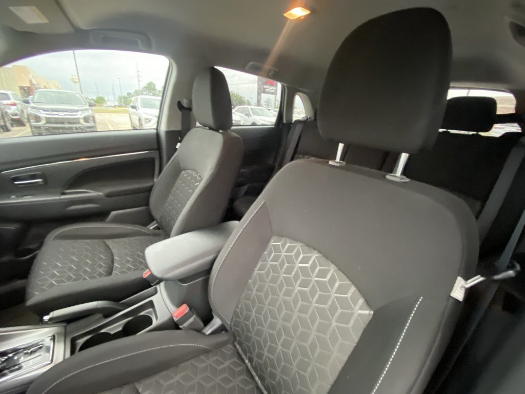 Vehicle image 20 of 34