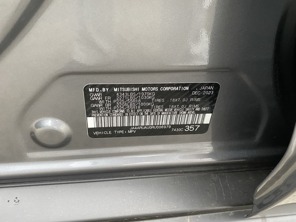 Vehicle image 27 of 34