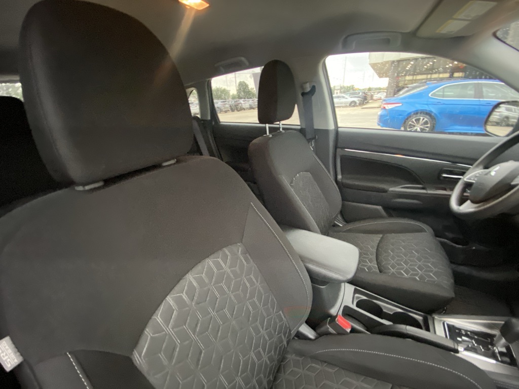 Vehicle image 19 of 34