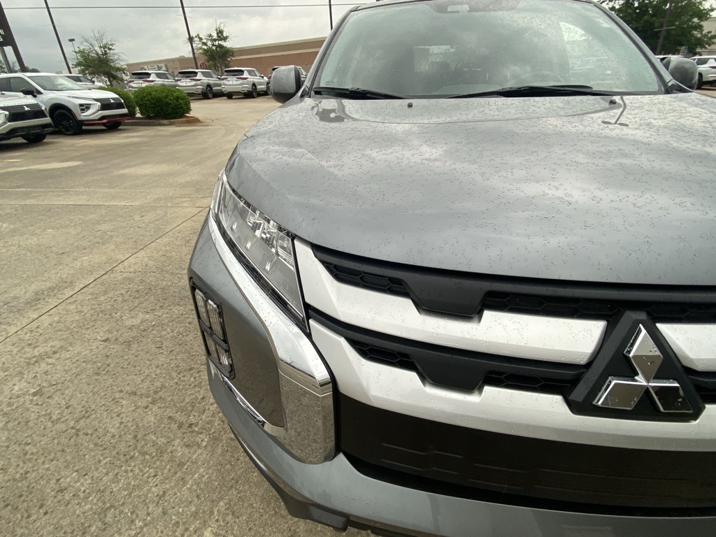 Vehicle image 33 of 34