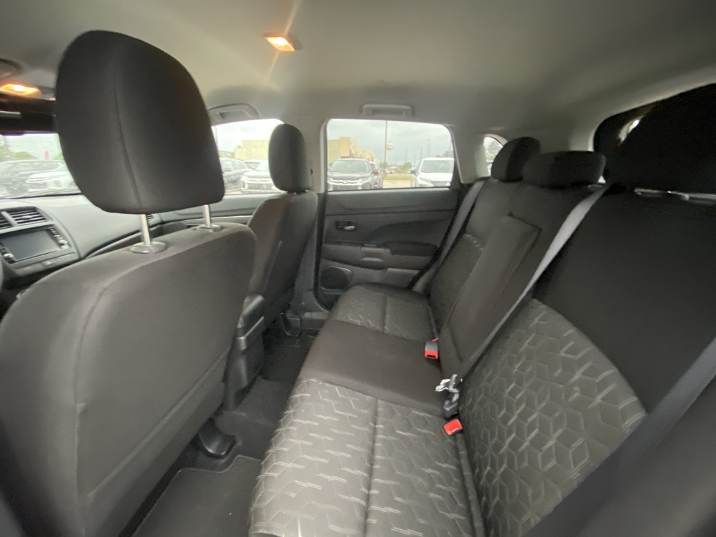 Vehicle image 21 of 34