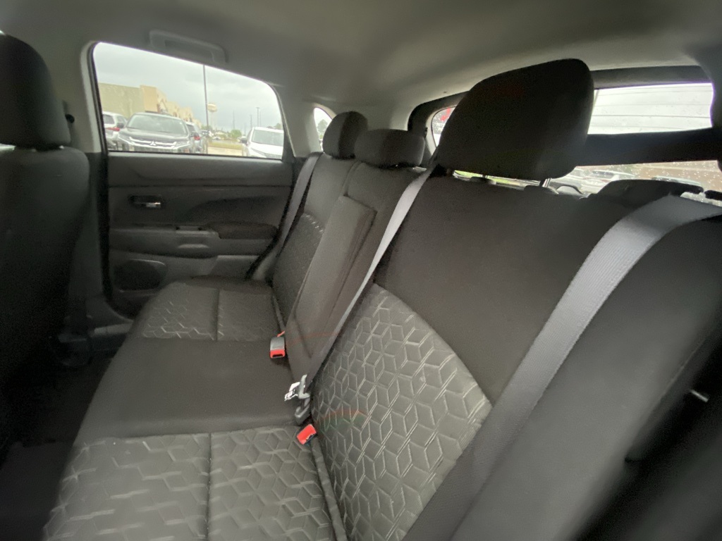 Vehicle image 17 of 34