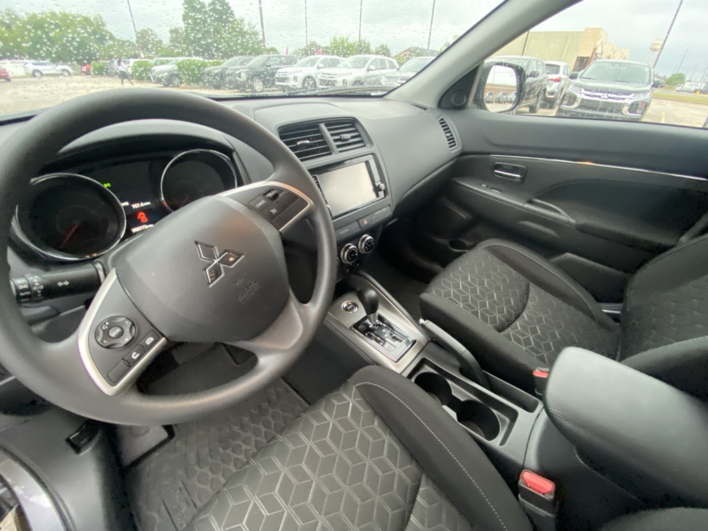 Vehicle image 24 of 34