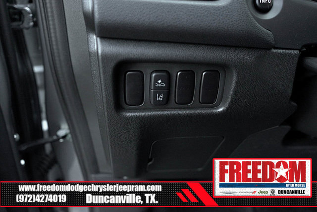 Vehicle image 29 of 45