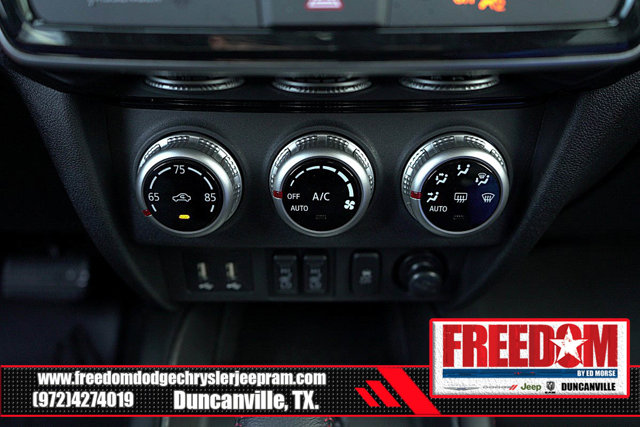 Vehicle image 25 of 45