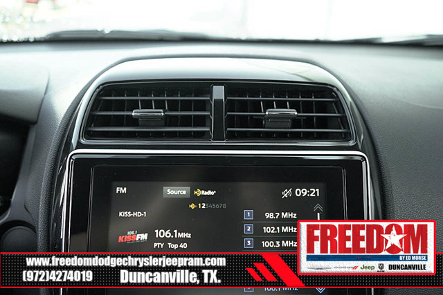 Vehicle image 21 of 45