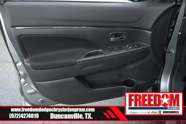 Vehicle image 40 of 45
