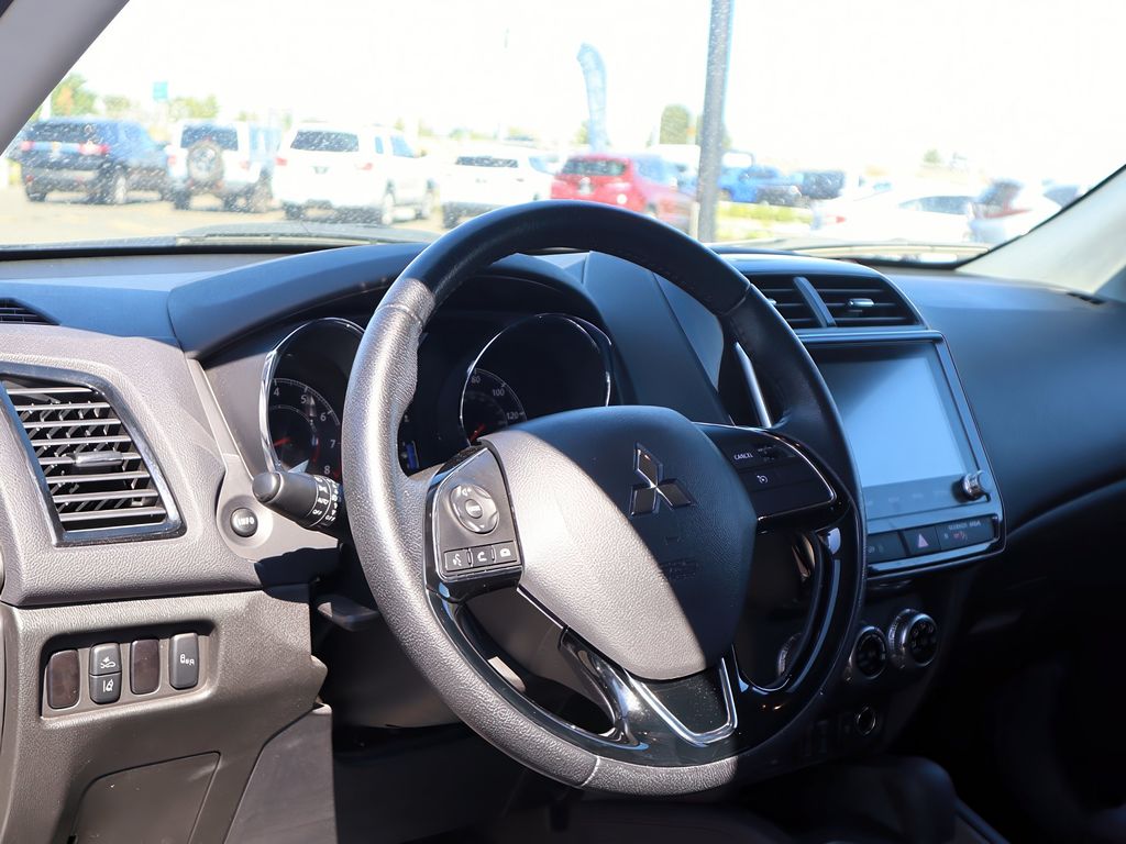 2024 Mitsubishi Outlander Sport ES Image 17 of 31