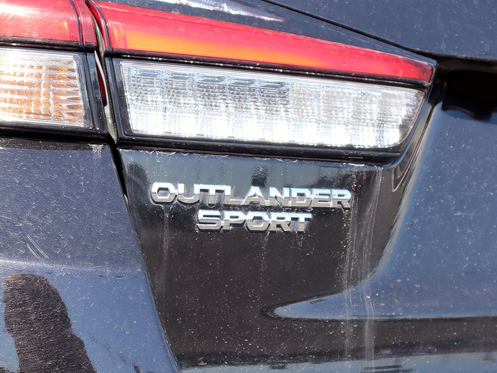 2024 Mitsubishi Outlander Sport ES Image 27 of 31