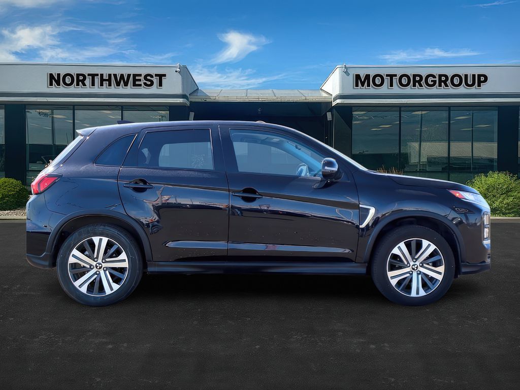 2024 Mitsubishi Outlander Sport ES Image 4 of 31