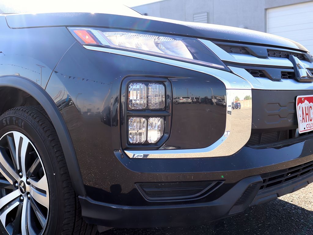 2024 Mitsubishi Outlander Sport ES Image 30 of 31