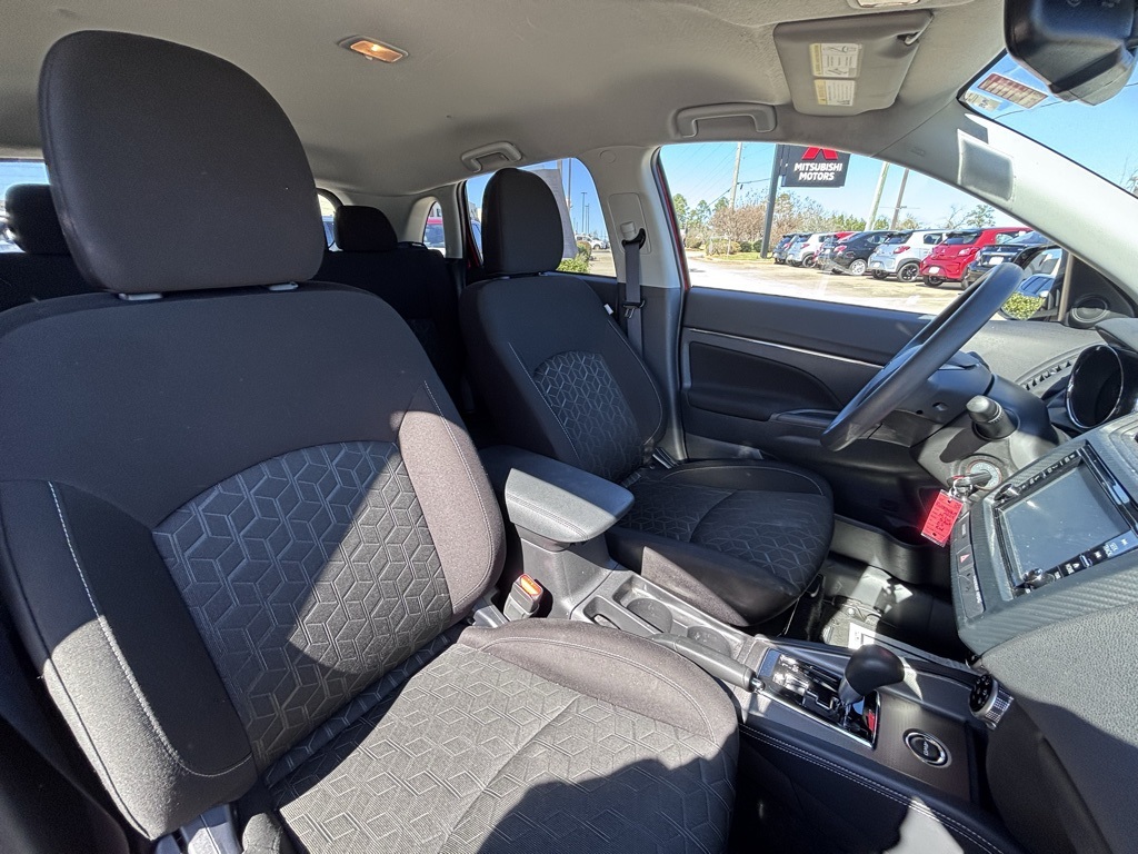 Vehicle image 14 of 26