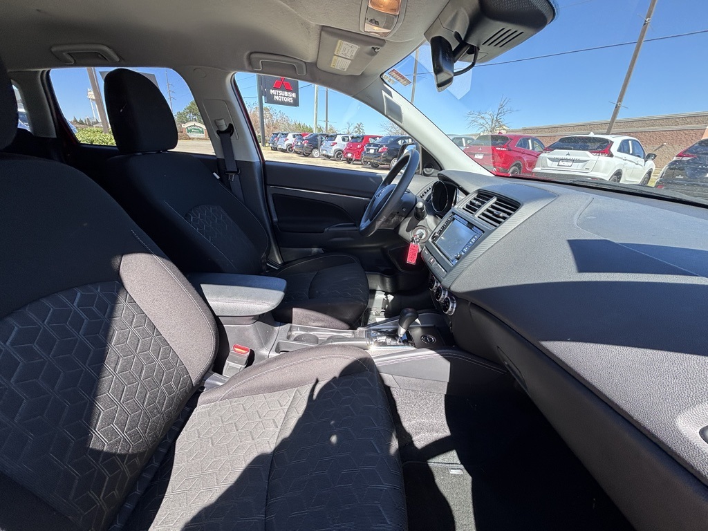 Vehicle image 19 of 26