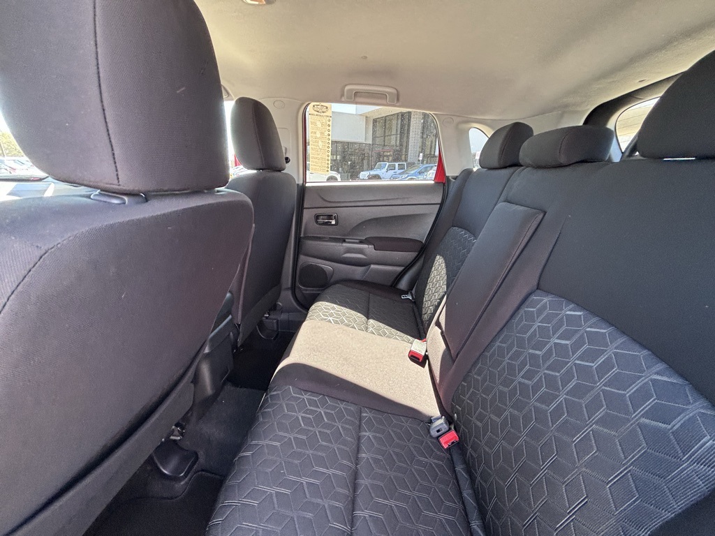 Vehicle image 17 of 26