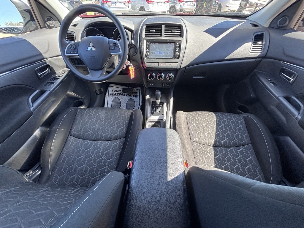 Vehicle image 21 of 26