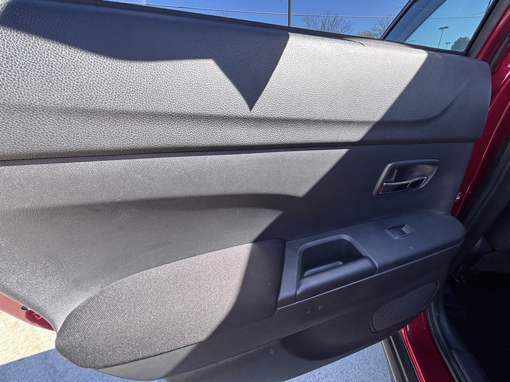 Vehicle image 23 of 26