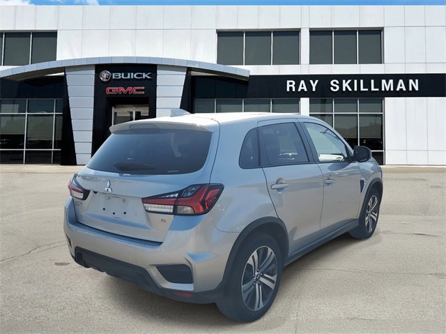 2024 Mitsubishi Outlander Sport Image 3 of 32