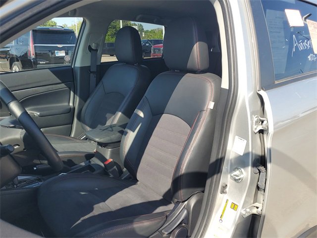 2024 Mitsubishi Outlander Sport Image 9 of 32