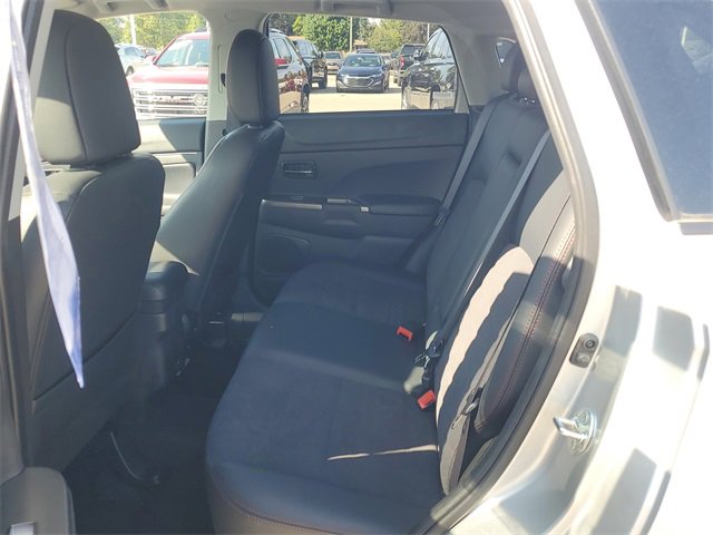 2024 Mitsubishi Outlander Sport Image 11 of 32