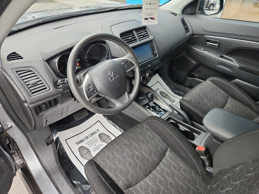 Vehicle image 10 of 17