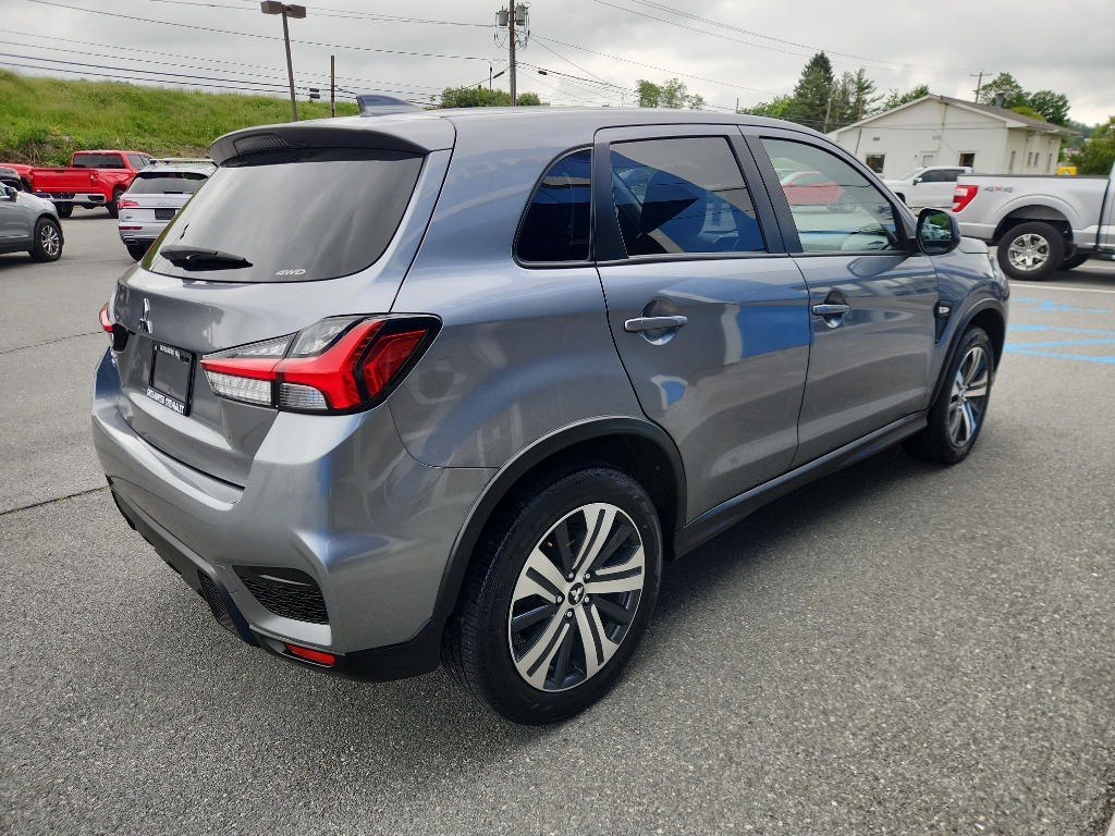 Vehicle image 5 of 17