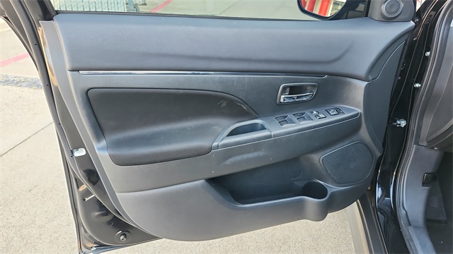 Vehicle image 25 of 36