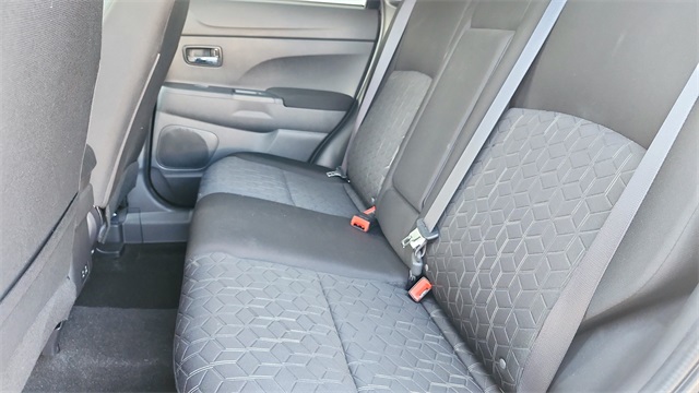 Vehicle image 26 of 36
