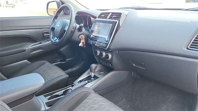 Vehicle image 28 of 36