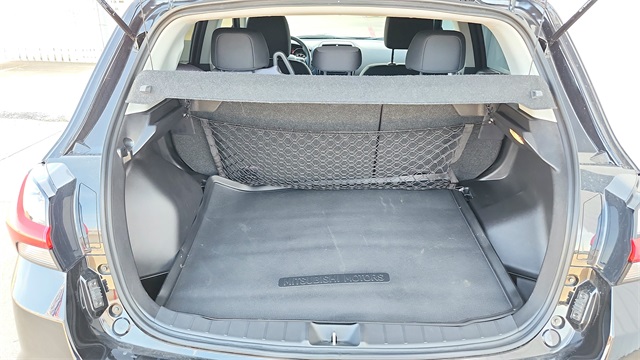 Vehicle image 33 of 36