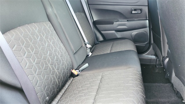 Vehicle image 31 of 36