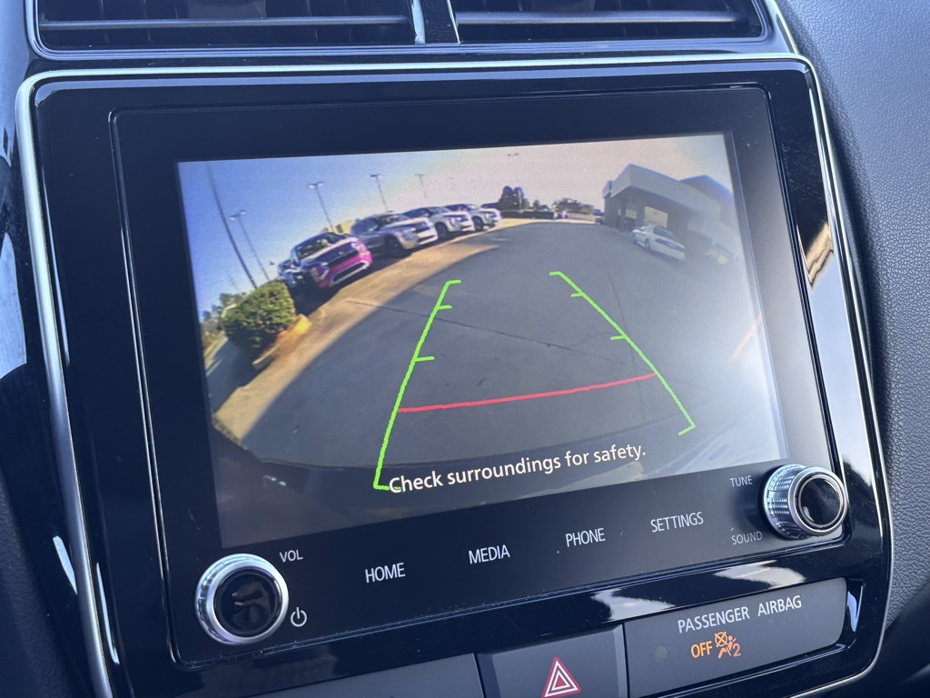 Vehicle image 25 of 31