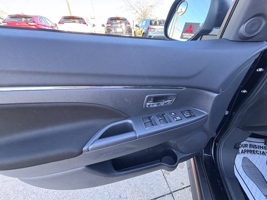 Vehicle image 28 of 31