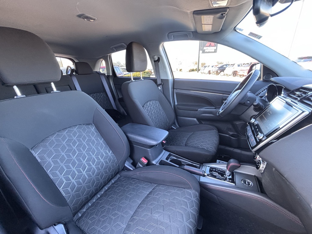Vehicle image 14 of 31