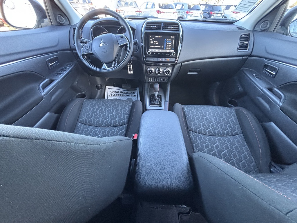 Vehicle image 22 of 31