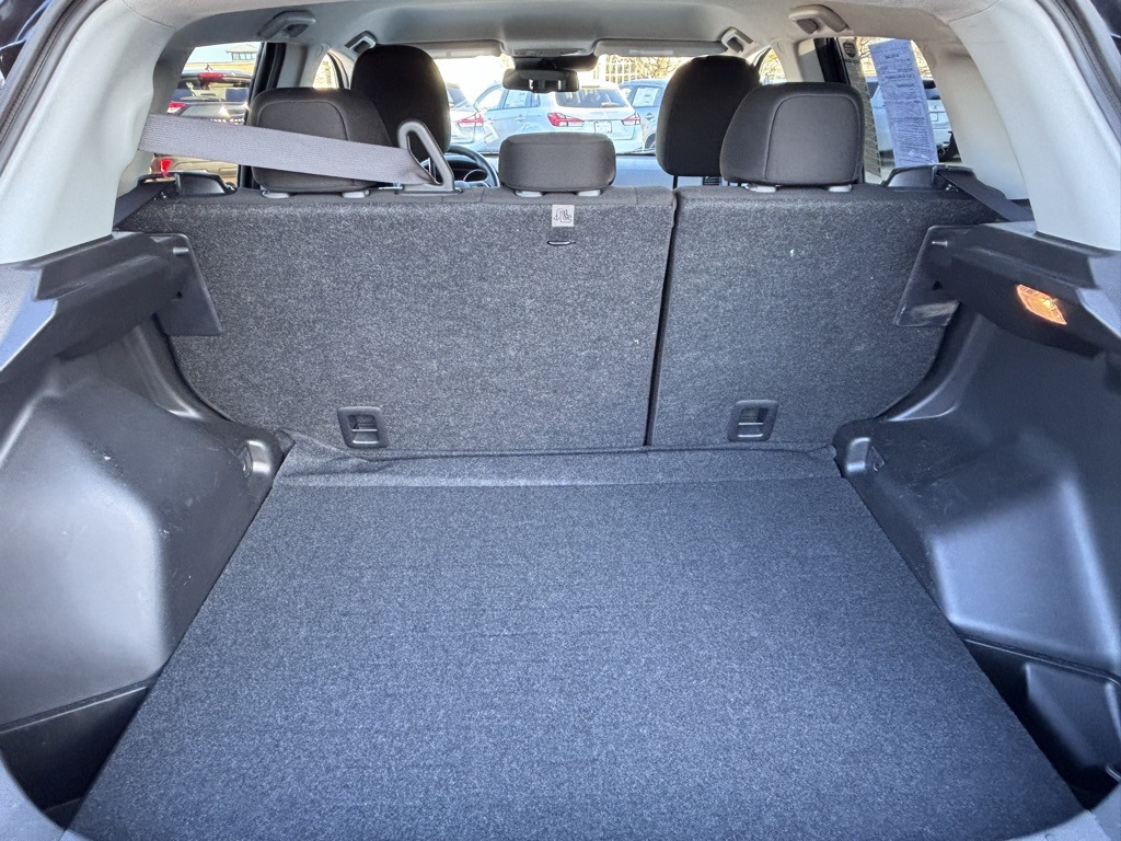 Vehicle image 9 of 31