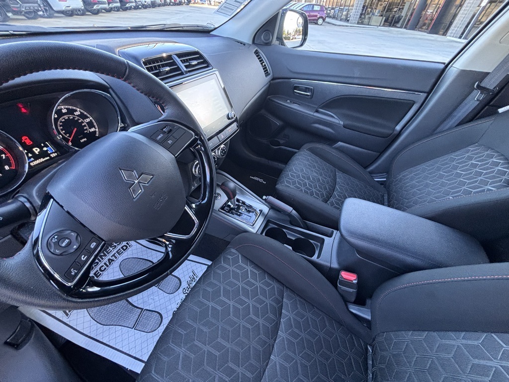 Vehicle image 23 of 31