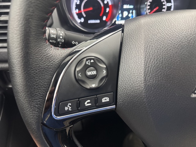Vehicle image 11 of 35