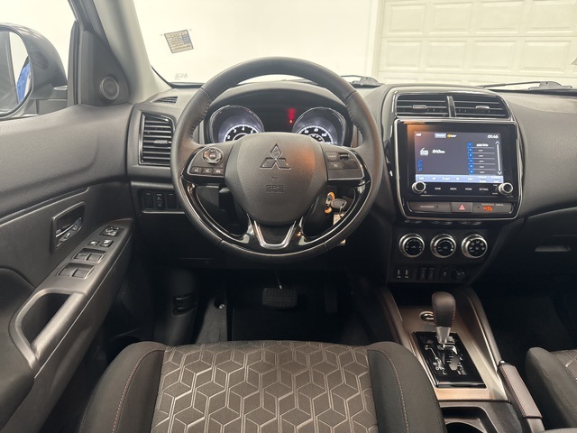 Vehicle image 20 of 35