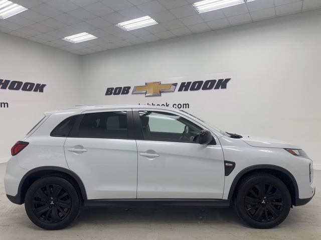Vehicle image 4 of 35